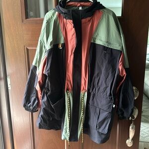 Women’s brand new Fabletics windbreaker. Size XXL/1x.